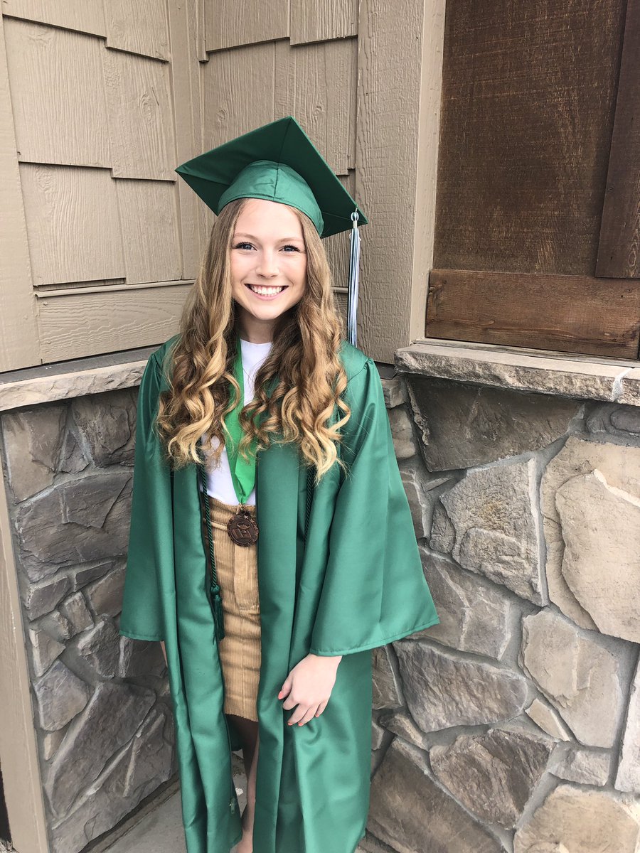AlyssaMorbach's tweet photo. thank you ghs for the last four years🎓 https://t.co/kdA9OK1Bho