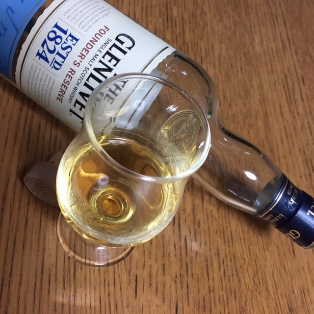 MoltwhiskyGood's tweet photo. #GLENLIVET熟成年非表示ボトル・ラストドロップ　グレンリヴェットは、若い熟成年数の方が青リンゴ等のフルーツの味がする。高い、旧いは美味い！とは必ずしも言えない良いサンプル。 https://t.co/f3BiHa0smt