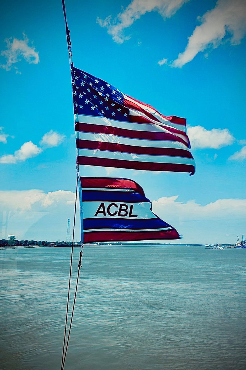 The #towingindustry is a #critical one keeping America moving. Here is our Nation’s Flag and the company that proudly flies it during these trying times. From American Commercial Barge Line’s 2000 HP Z-Drive American Valor. Courtesy of crew member Travis Valence.