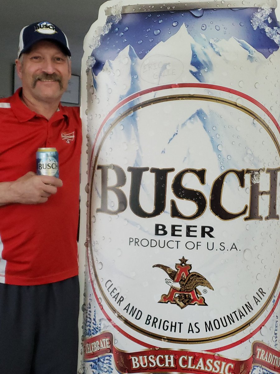 EGalle23's tweet photo. Please choose my dad, he's been a huge Harvick fan for years, and doesn't ever miss a race. It would make him so happy. #YOURFACEHERE #BuschContest https://t.co/1iwfJDYF1r