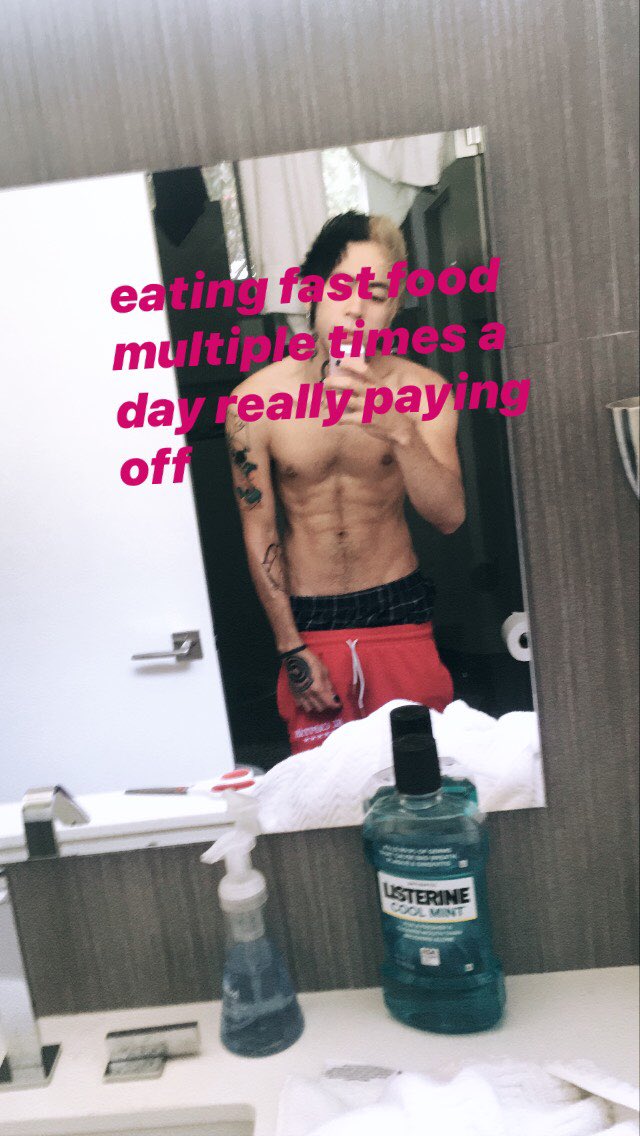 Badtz (@6adtz) on Twitter photo 