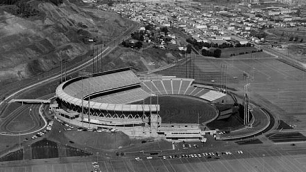 ballpark_museum's tweet photo. #MissingOpeningDay? Candlestick Park opened 60 years ago 4/12/1960 after the #Giants moved from New York and spent 2 years at Seals Stadium of the PCL. The beauty of 'The Stick' overlooking #SanFrancisco Bay was classic, but the winds and fog that the evenings brought were harsh. https://t.co/bLD4HpZqz7