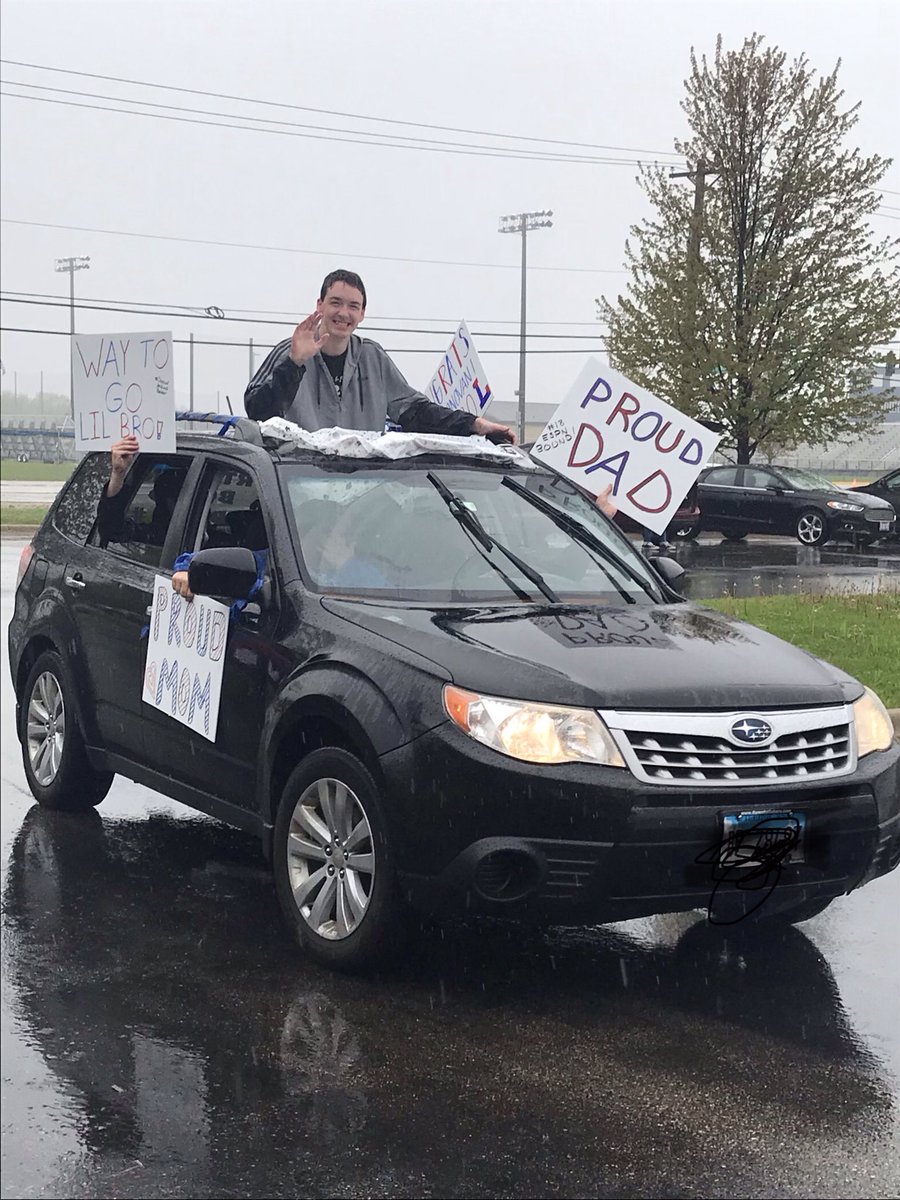 vikkiecker's tweet photo. Today is graduation day! We started off celebrating the #ClassOf2020 with a drive thru parade. It was amazing to see seniors dressed in cap and gowns, waving out windows, sitting in the back of trucks, and hanging out sunroofs! Who cares about the rain, right? #BeAnEagle https://t.co/Xz4bIhVENc