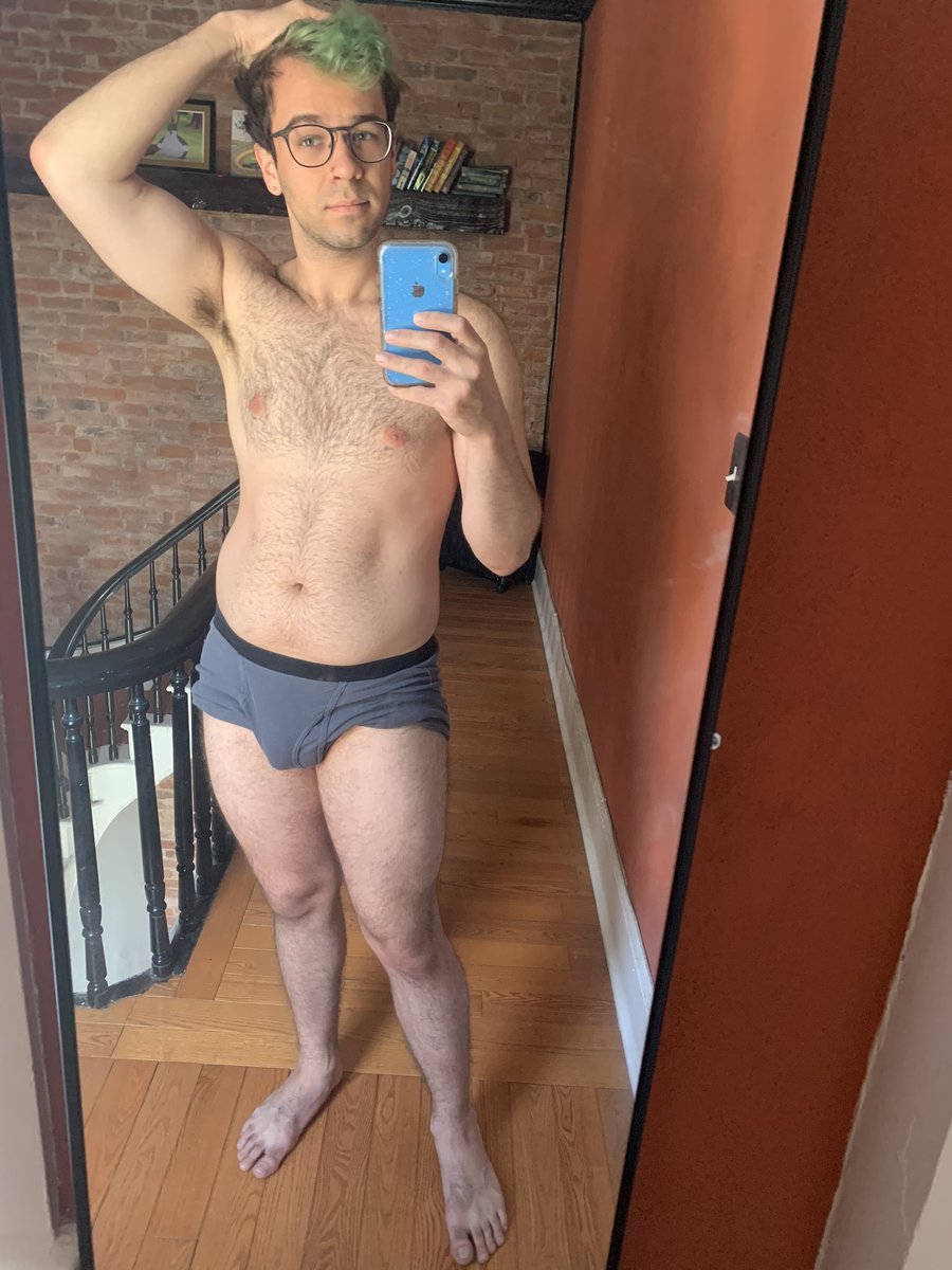 ThrashTalk's tweet photo. Half way into @chloe_ting’s 28-day ab challenge, and I’m starting to see results! Feeling pretty confident 🥰 (but ignore my messy hair!) #fitscientist #fitness https://t.co/EH650XQdRl