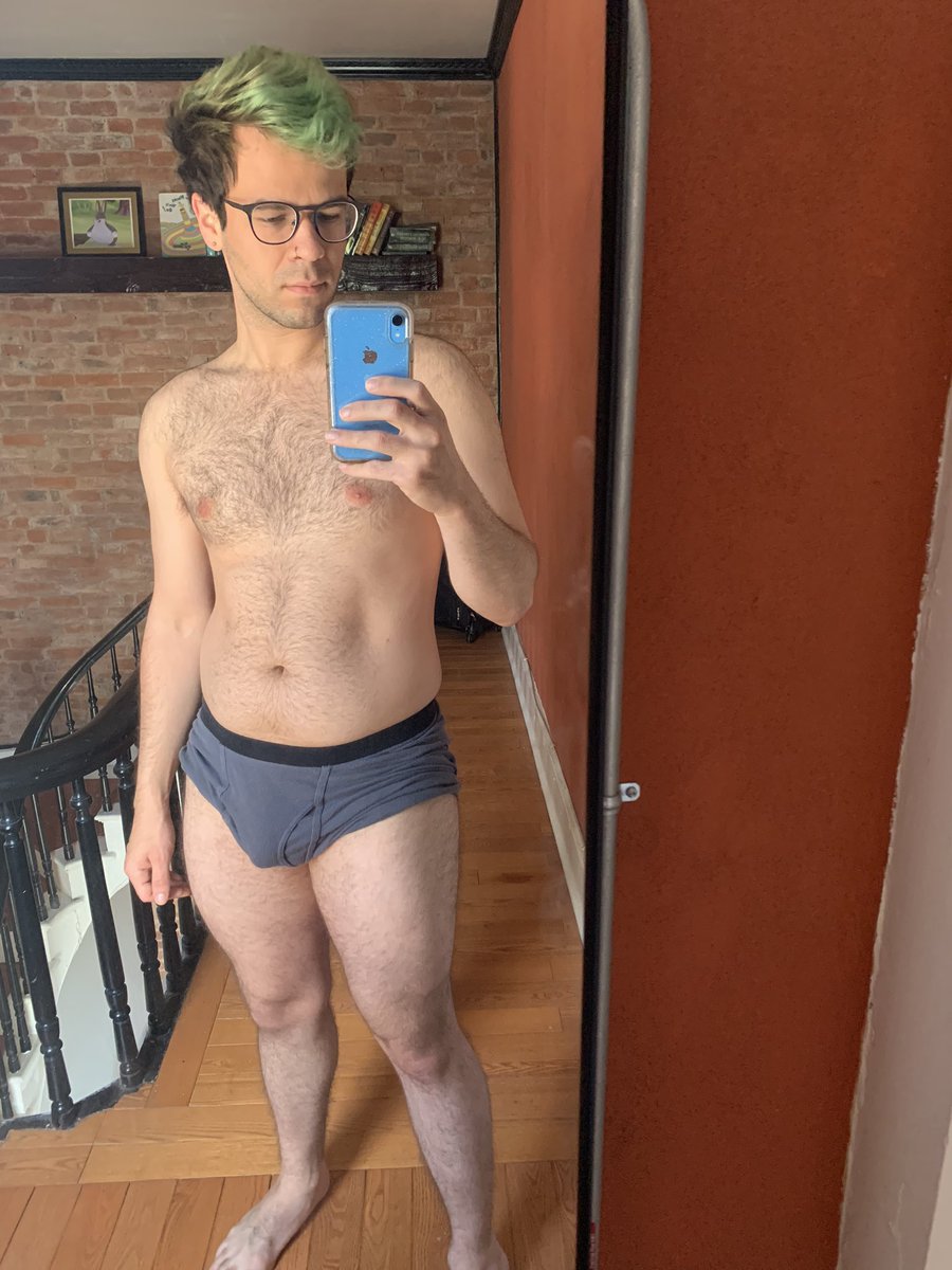 ThrashTalk's tweet photo. Half way into @chloe_ting’s 28-day ab challenge, and I’m starting to see results! Feeling pretty confident 🥰 (but ignore my messy hair!) #fitscientist #fitness https://t.co/EH650XQdRl