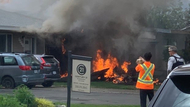 baggaleydesign's tweet photo. 1 dead, 1 injured after Canadian Forces Snowbirds jet crashes in Kamloops, B.C.
https://t.co/IFNitq3DcI https://t.co/l7aotfH9Wz