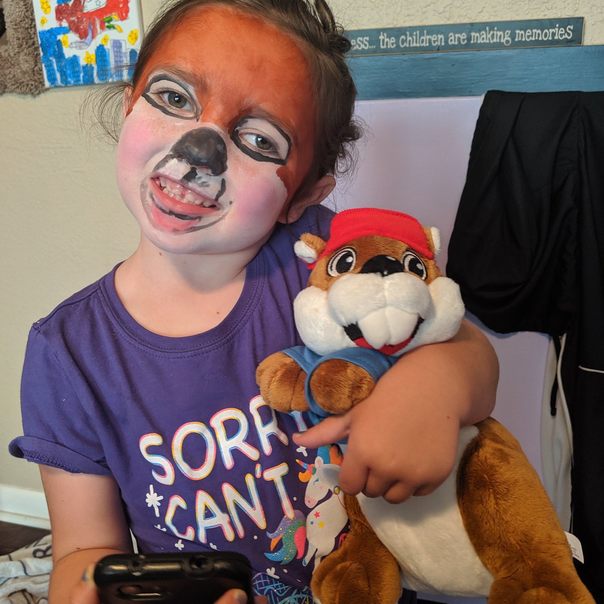 AspenWynter's tweet photo. #bucee #bigfan https://t.co/T2cTdlVgqJ