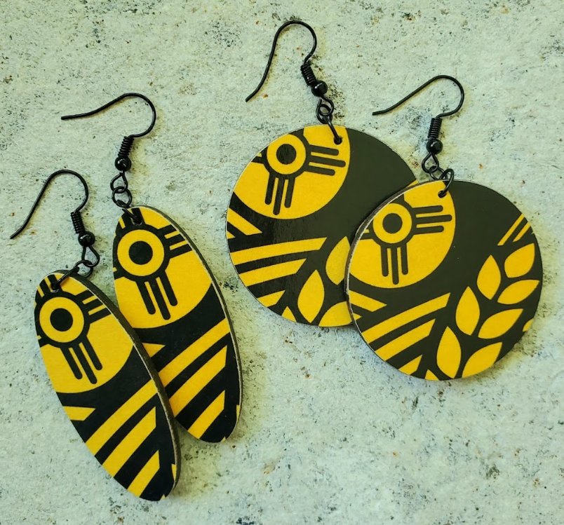 ICTMakers's tweet photo. While I enjoyed some fresh air and sunshine just doing nothing in particular, no day is complete without a little studio time.

So, I used our Wheat/Home image on these wood, dangle earrings. They're about 2" for those of you who like a little larger earring. https://t.co/8Vo5TsKmwr