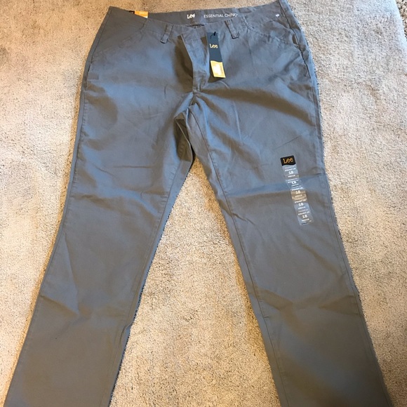 rxistkim's tweet photo. So good I had to share! Check out all the items I'm loving on @Poshmarkapp #poshmark #fashion #style #shopmycloset #styleco #lee #levis: https://t.co/I6f5nDRdoI https://t.co/WxuqQpb3N6