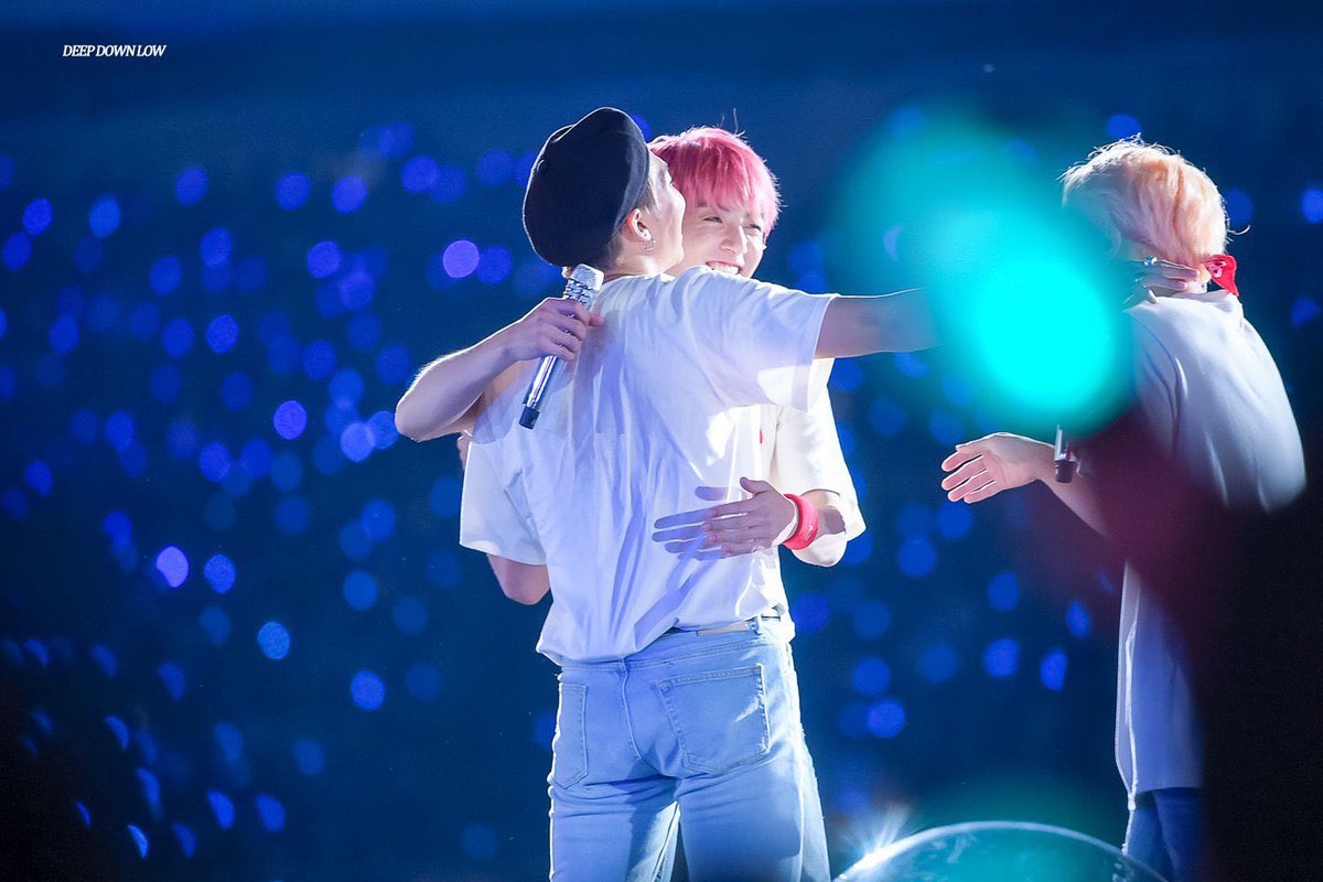 braatjikook's tweet photo. "...𝑎𝑛𝑑 𝑤𝘩𝑒𝑛 𝑡𝘩𝑒 𝑠𝑒𝑎𝑠𝑜𝑛𝑠 𝑐𝘩𝑎𝑛𝑔𝑒, 𝑤𝑖𝑙𝑙 𝑦𝑜𝑢 𝑠𝑡𝑎𝑛𝑑 𝑏𝑦 𝑚𝑒 ?
'𝐶𝑎𝑢𝑠𝑒 𝐼'𝑚 𝑎 𝑦𝑜𝑢𝑛𝑔 𝑚𝑎𝑛 𝑏𝑢𝑖𝑙𝑡 𝑡𝑜 𝑓𝑎𝑙𝑙"

@BTS_twt https://t.co/QfkJNtY0JX