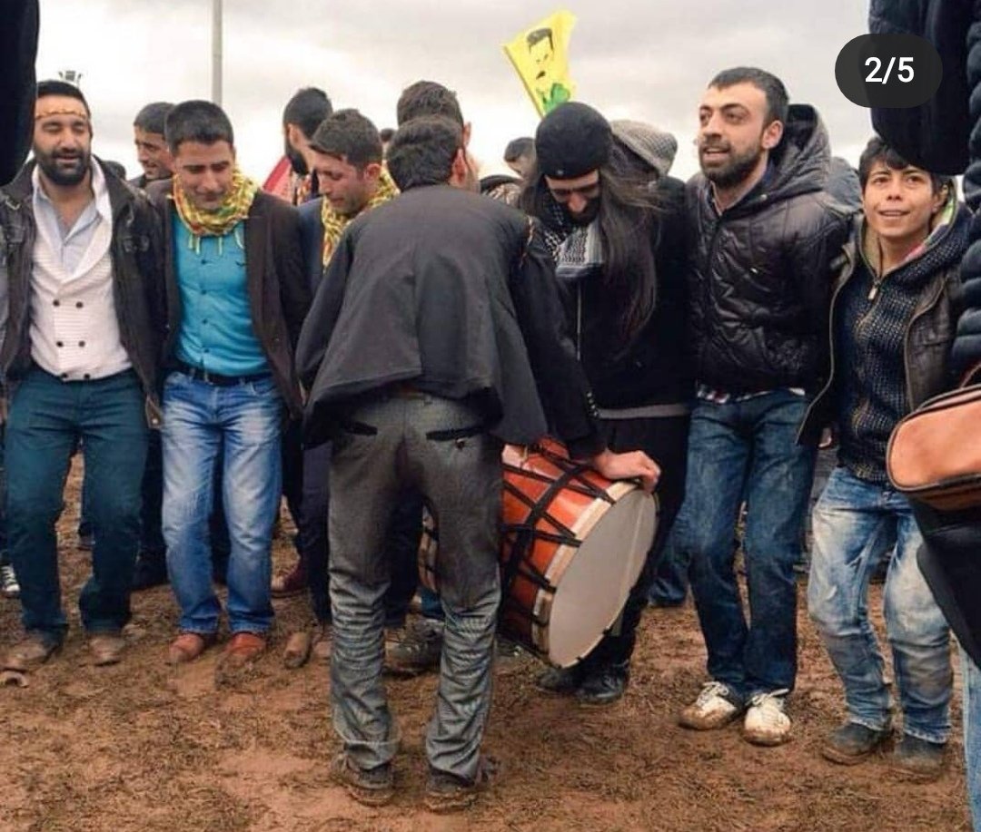 Bozkurtbey3431's tweet photo. Sen hem bu devletin ve bayrağın gölgesnde yaşaycaksın
Hemde devletin görevlendirdiği polis müdürüne çıkışıp senin devletinden korkmuyorum diyeceksin
Pardon da sen hangi devletin piçisin o zaman yavşak
Size ekmek değil su bile yok #pkk #DHKP_C terör örgütüdür
#MilliHesaplarBurada https://t.co/qc1EstBWEm