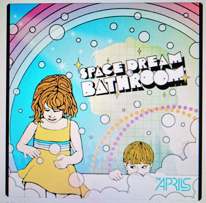 今日の一枚。
エイプリズ『スペースドリームバスルーム』

謎の懐かしさ満載の「COSMO,80s」や、イマイ王子の高くて危うげな歌声とピコピコ音が超絶爽やかな「虹の惑星」など名曲揃い!
まさに"back to the future music"なバンドじゃあ 