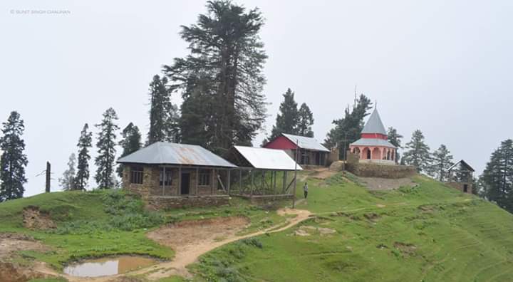 Bhaderwahheavn's tweet photo. #Jai #Mata #Di 
Reoshara Maa Sheetla Mandir Tehsil Chiralla Bhaderwah (Doda). Several times, this Temple was destroyed and burnt by some peaceful elements. https://t.co/a5YltQUgl8