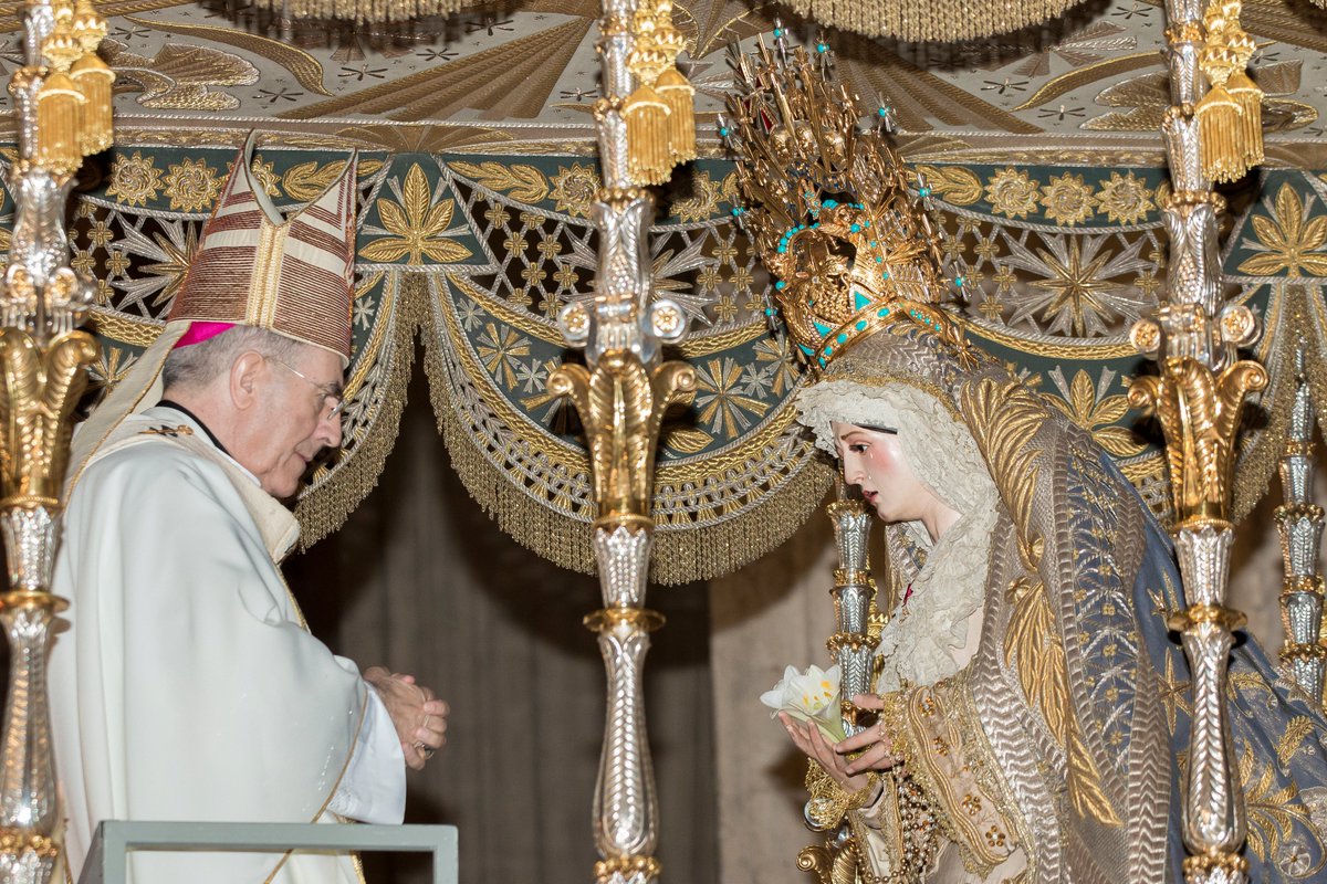 Hdadlosnegritos's tweet photo. I ANIVERSARIO DE LA CORONACIÓN PONTIFÍCIA DE NUESTRA SEÑORA DE LOS ÁNGELES

Felíz día Madre, Reina y Señora Nuestra.
Reina y Señora Nuestra, Virgen Santa.
Rodeada de Ángeles, Reina y Señora Nuestra.
#ReinaySeñoraNuestra, ruega por nosotros.

#ÁngelesAniversarioCoronación https://t.co/f0eE7wU4GP