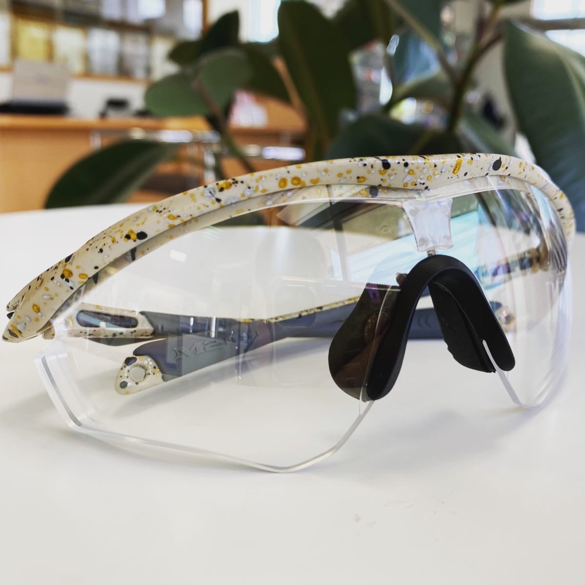 kineido's tweet photo. 不可能を可能に。OAKLEY(オークリー)の1眼式スポーツサングラスM2FRAME(エムツーフレーム)&amp;XL(エックスエル)の全視界度付きダイレクトスポーツレンズを本日から開始させていただきます！
https://t.co/kMbRuSVeZP
#OAKLEY
#M2FRAME
#XL
#度付き
#オリジナルスポーツレンズ https://t.co/W17nWYzXDY
