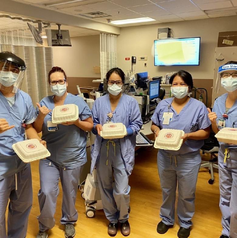 BCDlane's tweet image. THANK YOU to the frontline🚑HEROES at Straub🏥Medical Center for keeping Hawaii safe &amp;amp; healthy! We hope the Straub team refueled &amp;amp; enjoyed the 30 MAHALO MEALS prepared by @BigCityDiner powered by a grant from the @CPBHawaii Foundation to #KeepHawaiiCooking
