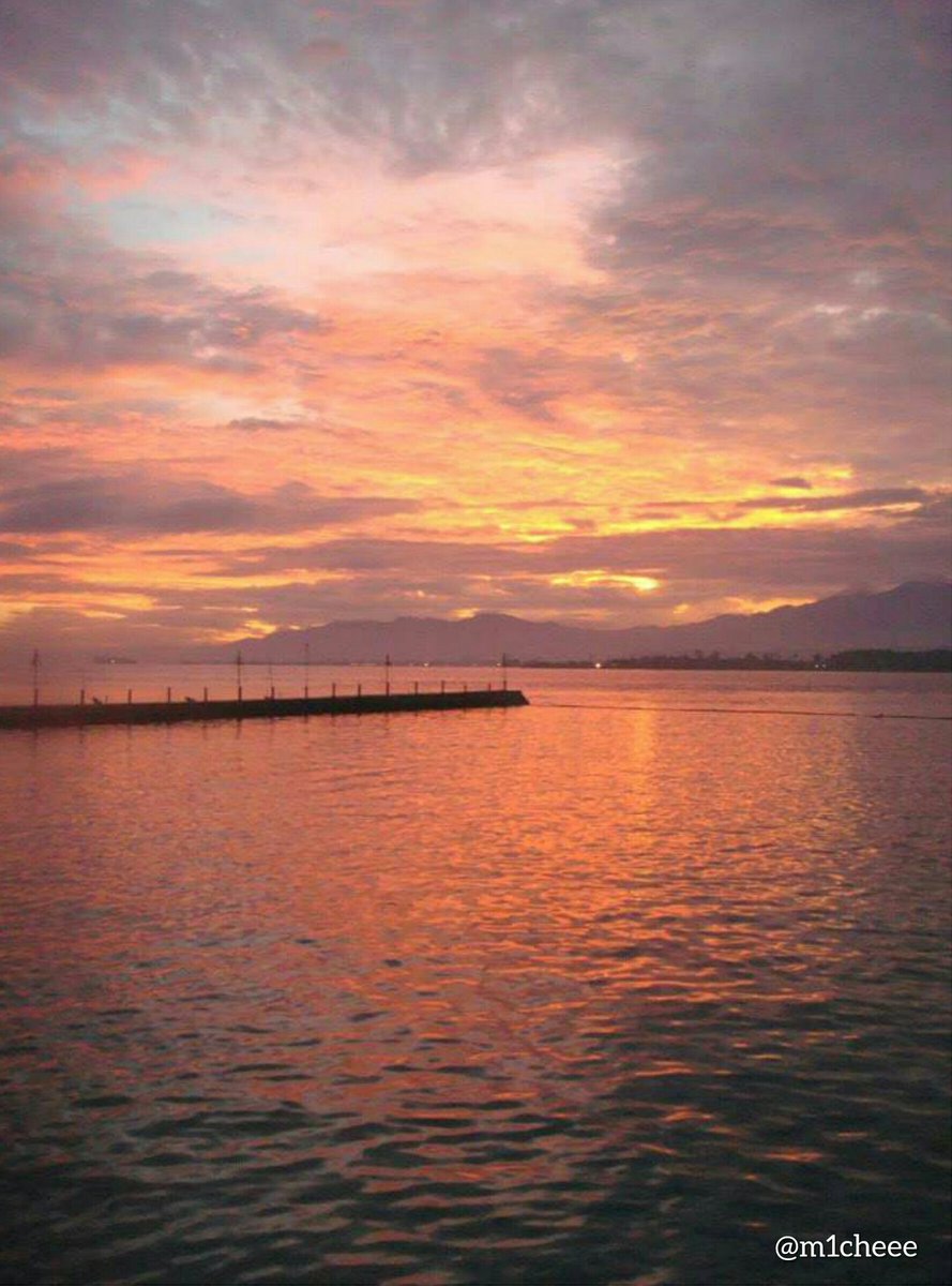 Sunset @ Samal Island, Davao City #sunset  #beach  #samaisland  #davaocity  #philippines  #travelpic  #phonephotography