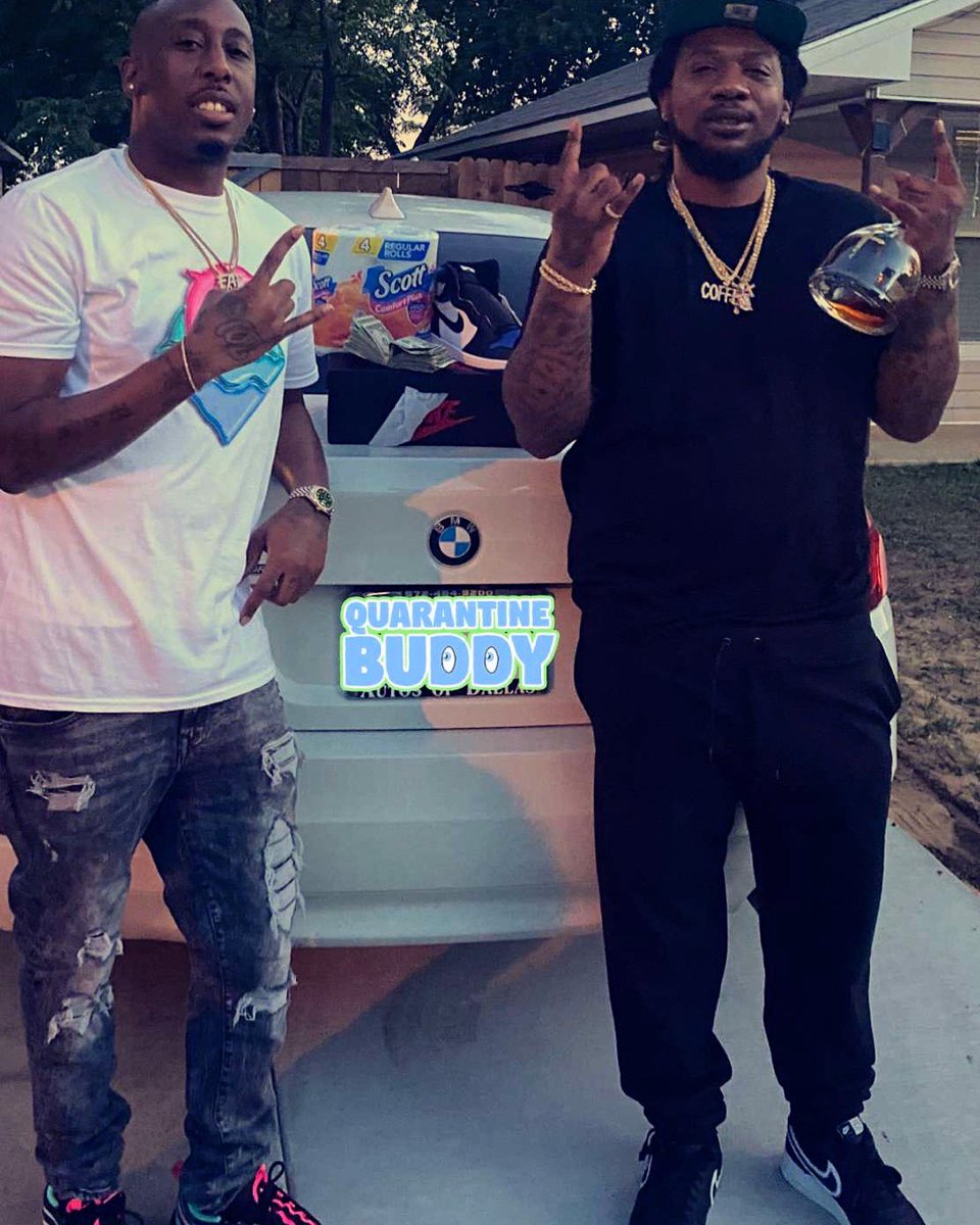 MillaDaMayor's tweet photo. Got my bro the Royal Toe 1s, $100 in 1s and some toliet paper because WE THE 💩💩 #HappyYBDay https://t.co/2KOCIBK1mg