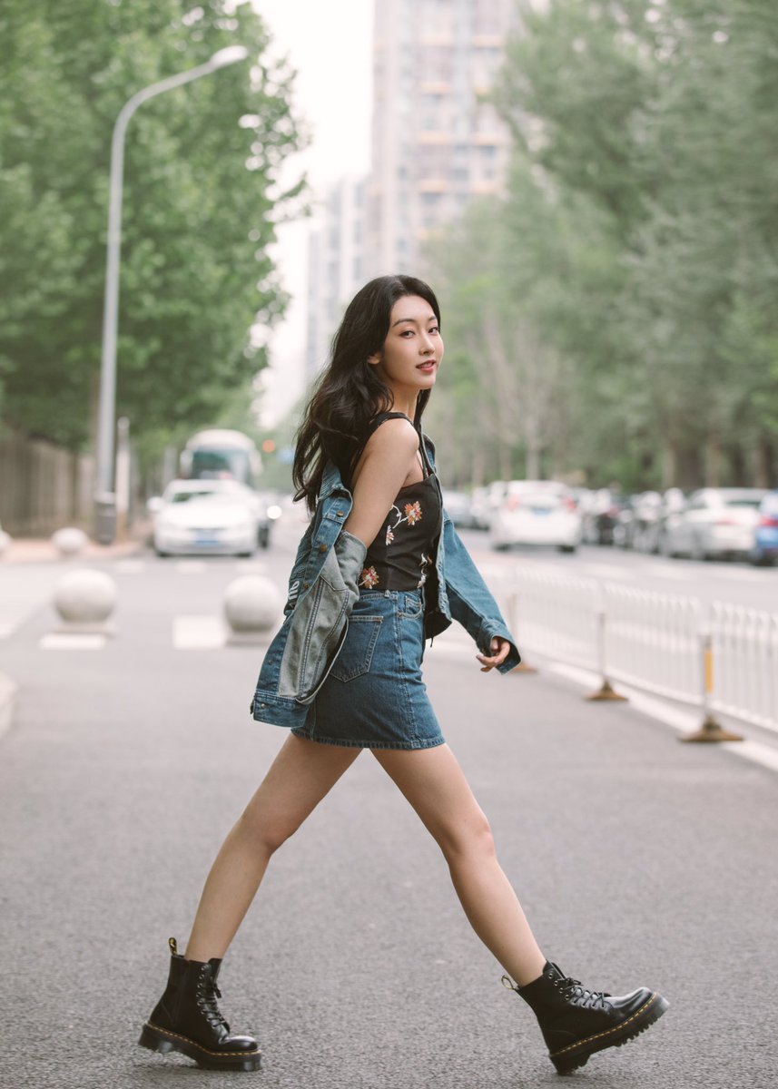 dramapotatoe's tweet photo. #XuanLu is gorgeous in new street snaps shared by her studio 

More - https://t.co/J5C6TEbTXH https://t.co/JwPsxkyoxh