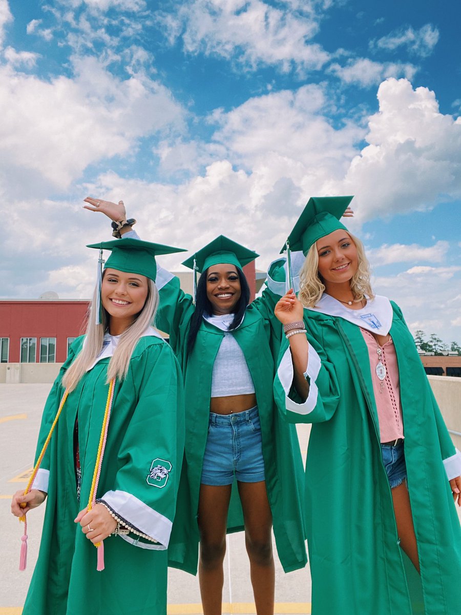 PrinceBecka's tweet photo. Just some grad pics for our virtual graduation:) https://t.co/cTKF0z9dQw