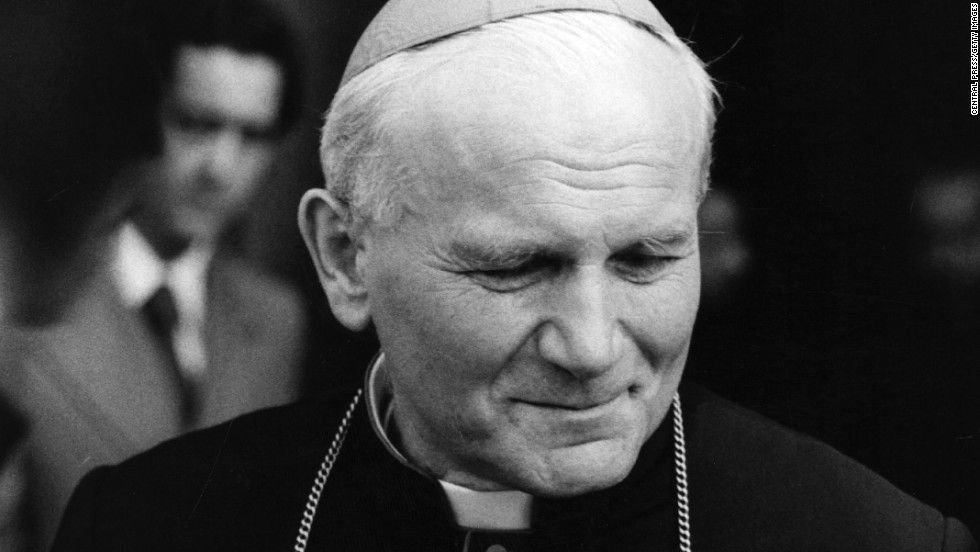👶 El 18 de mayo de 1920 nació #SanJuanPabloII

🎂 Lo que quiere decir que hoy están de cumpleaños allí arriba 🎉

🙏 ¡No dejes de acudir a su intercesión!