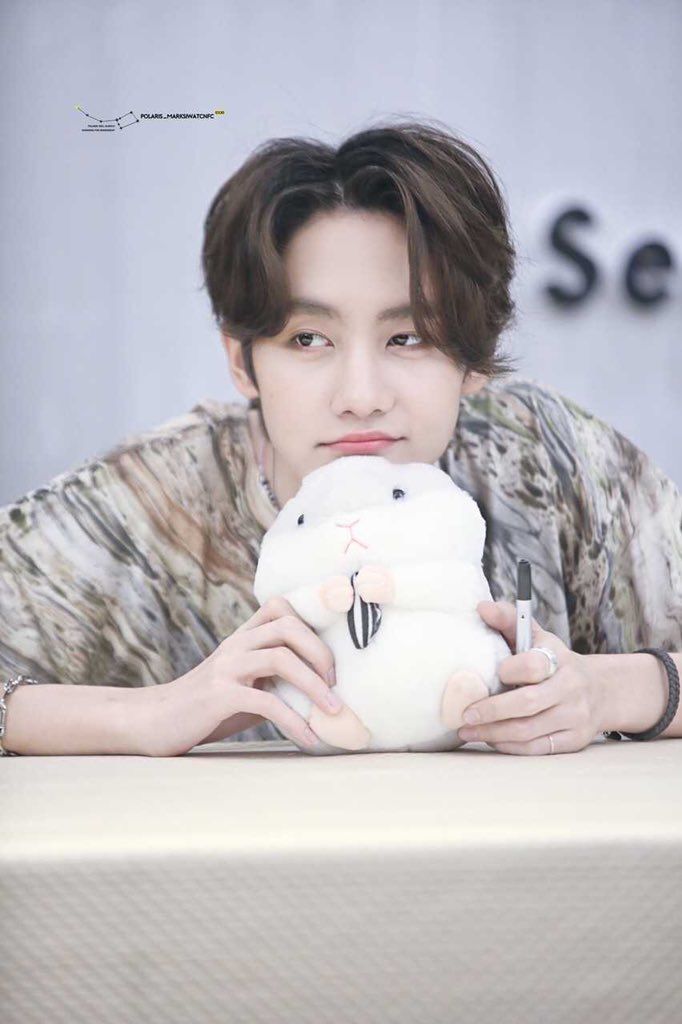 jh900610_alisa's tweet photo. I love three things in this world.
Sun,Moon and You.
Sun for morning,Moon for night,
and You forever.🖤
cr: logo
@Mmarksiwat @kwangg28
#หัวใจศิวัช
#lbc2workshopday4 https://t.co/cx19T1tIpX