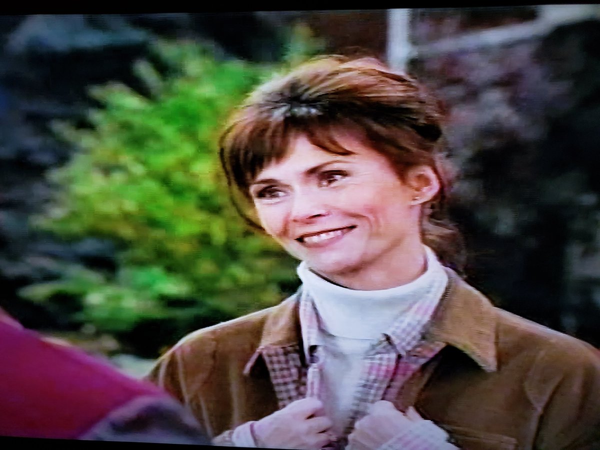 Tonights #KateJackson movie, #WhatHappenedtoBobbyEarl, Kate stars as mother to Bobby Earl, after he goes missing,  she doesn't stop until she finds out what happened to him. #KristianAlfonso, #MatthewSettle and #DrewEbersole also star. #CharliesAngels