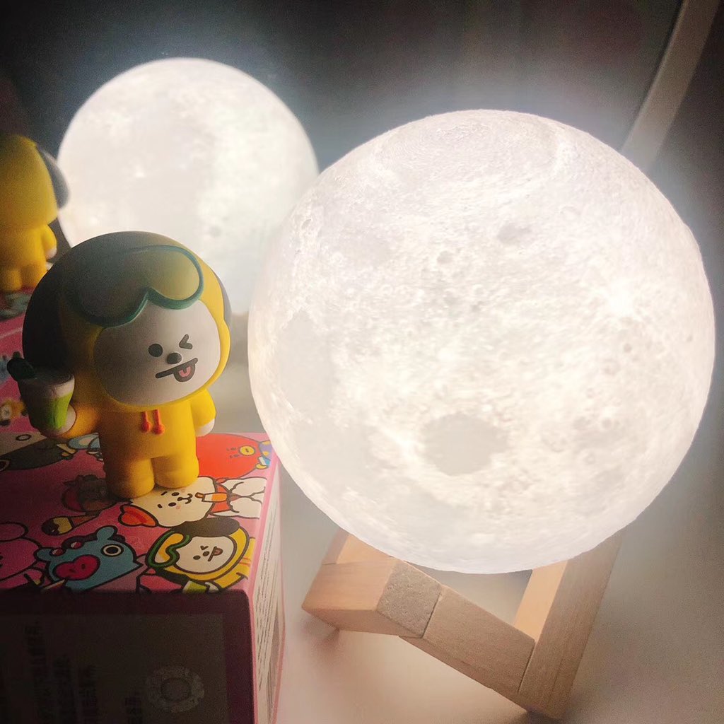 dsl1009's tweet photo. 正在播放《MOON》🌙
●━━━━━━─────── 5:20 ⇆ 
ㅤㅤ◁       ㅤㅤ❚❚       ㅤㅤ▷    ㅤㅤㅤ↻ https://t.co/EcSft8PDhy