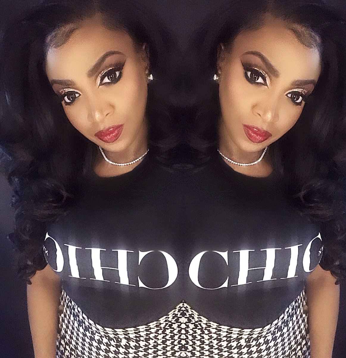 Ohsosexxiihobbs's tweet photo. #StayConsistent ๐ #MUAPRO #NYLicensedEsthetician #MACGirls #GlitterEyes #FoxyEye T-shirt by @ChicnycRunway https://t.co/SKJxFWUV8D