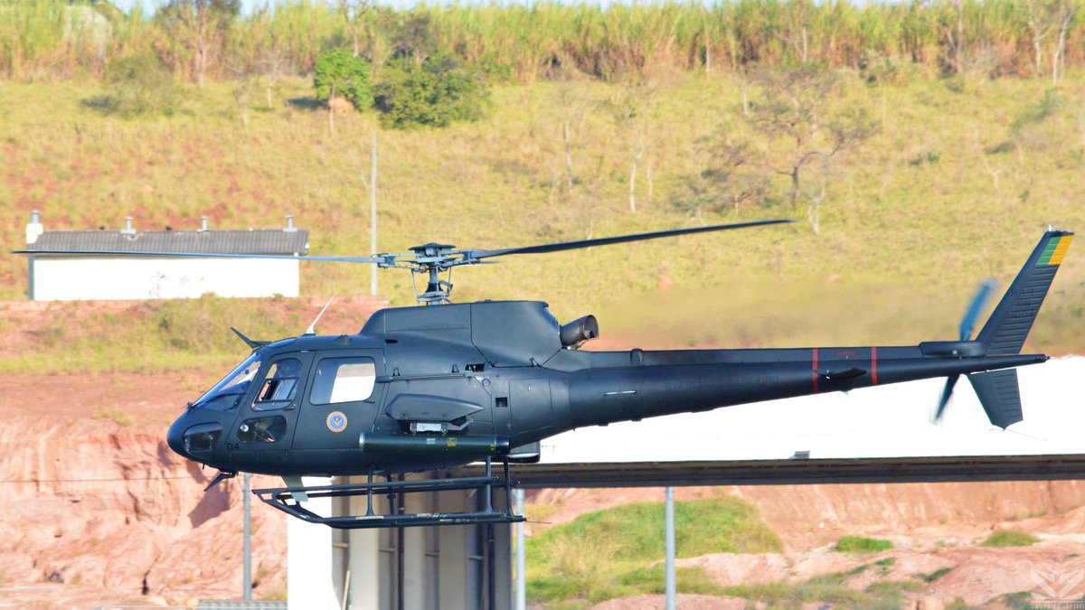 SauloZonfrilli's tweet photo. EB-1002 & 1004 | Aviação do @exercitooficial | @AirbusHeli - Eurocopter AS550A2 "Fennec"
Both helicopters were photographed during training low passes a day before the Portões Abertos Airshow in Taubaté,
-
-
#planespotting #cavex #ciavex #exércitobrasileiro #helicopter https://t.co/i70hSTZNZx