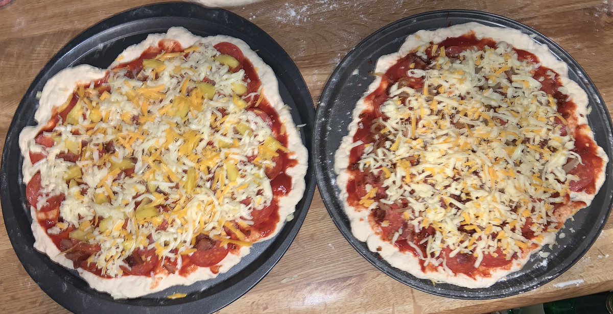 DevineMine's tweet image. Pizza #1 pepperoni, bacon and pineapple 
Pizza #2 pepperoni, bacon, sun dried tomato,cartelized sweet onion. #pizza #homemadecrust #peperoni #bacon #freshpineapple #sundriedtomato #carmelizedonions #homemadefresh #eatinghealthier