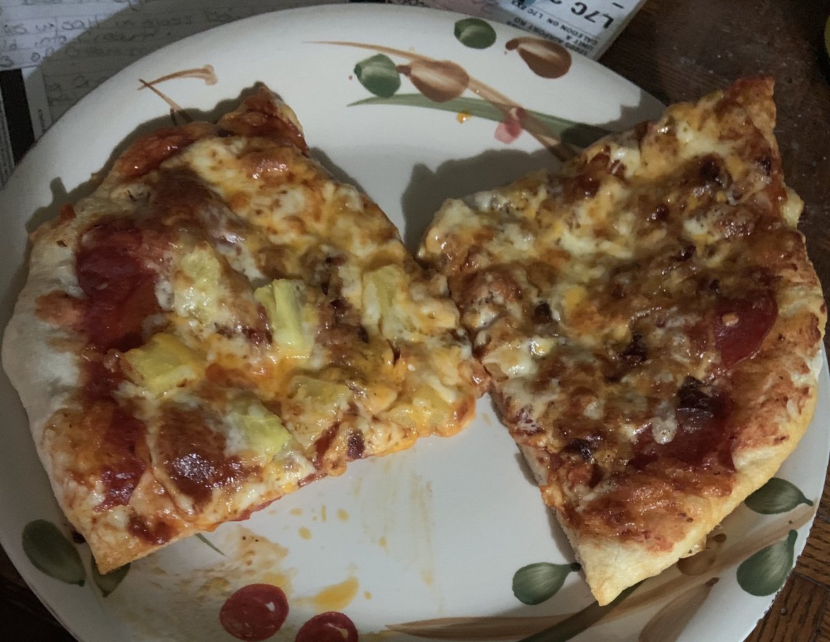 DevineMine's tweet image. Pizza #1 pepperoni, bacon and pineapple 
Pizza #2 pepperoni, bacon, sun dried tomato,cartelized sweet onion. #pizza #homemadecrust #peperoni #bacon #freshpineapple #sundriedtomato #carmelizedonions #homemadefresh #eatinghealthier