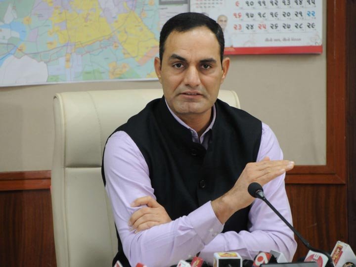 _parthbmodi's tweet photo. Much-loved AMC chief Vijay Nehra bids adieu to city
#bringbackvijaynehrasir
#BringbackNehra
#VijayNehra
#BringBackVijayNehra
@Divya_Bhaskar @tv9gujarati @aajtak @PMOIndia @CMOGuj @ibijalpatel
@vijayrupanibjp @ZeeNews https://t.co/NXHUBEshu4
