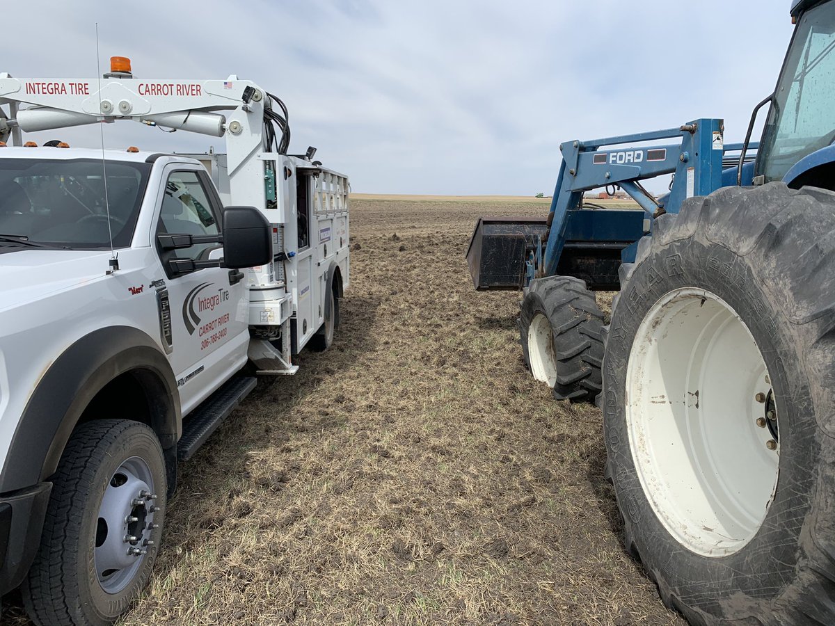 CarrotRiverTire's tweet photo. With a total of 5 emergency calls today in this wind was good enough for a day.  #plant2020 #tireproblems #dirtinmyeyes #missingthetrees https://t.co/HNn87qVPPI