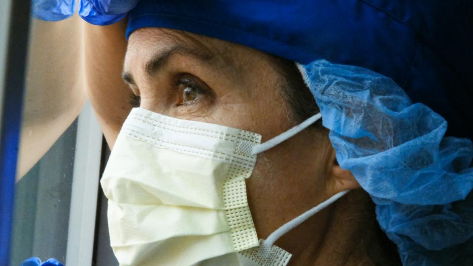 lipiroy's tweet photo. Physician #burnout &amp; #suicide were epidemics BEFORE this pandemic. How can we stem the tide to prevent the #COVID19 crisis from claiming more doctors' lives? 

My latest in @Forbes -- https://t.co/AX9j9vt6Ys

Immense gratitude to @nishamehtamd @PamelaWibleMD @LynetteDCharity https://t.co/e3ktoO6dmE
