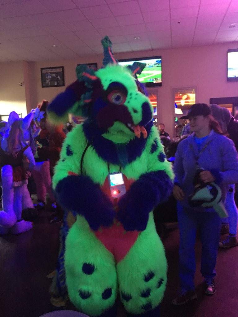 BackspinFox's tweet photo. @axyaliendragon @FursPnw I remember that. That was a good shot! It feels so long ago already https://t.co/iyAN4WyZfF