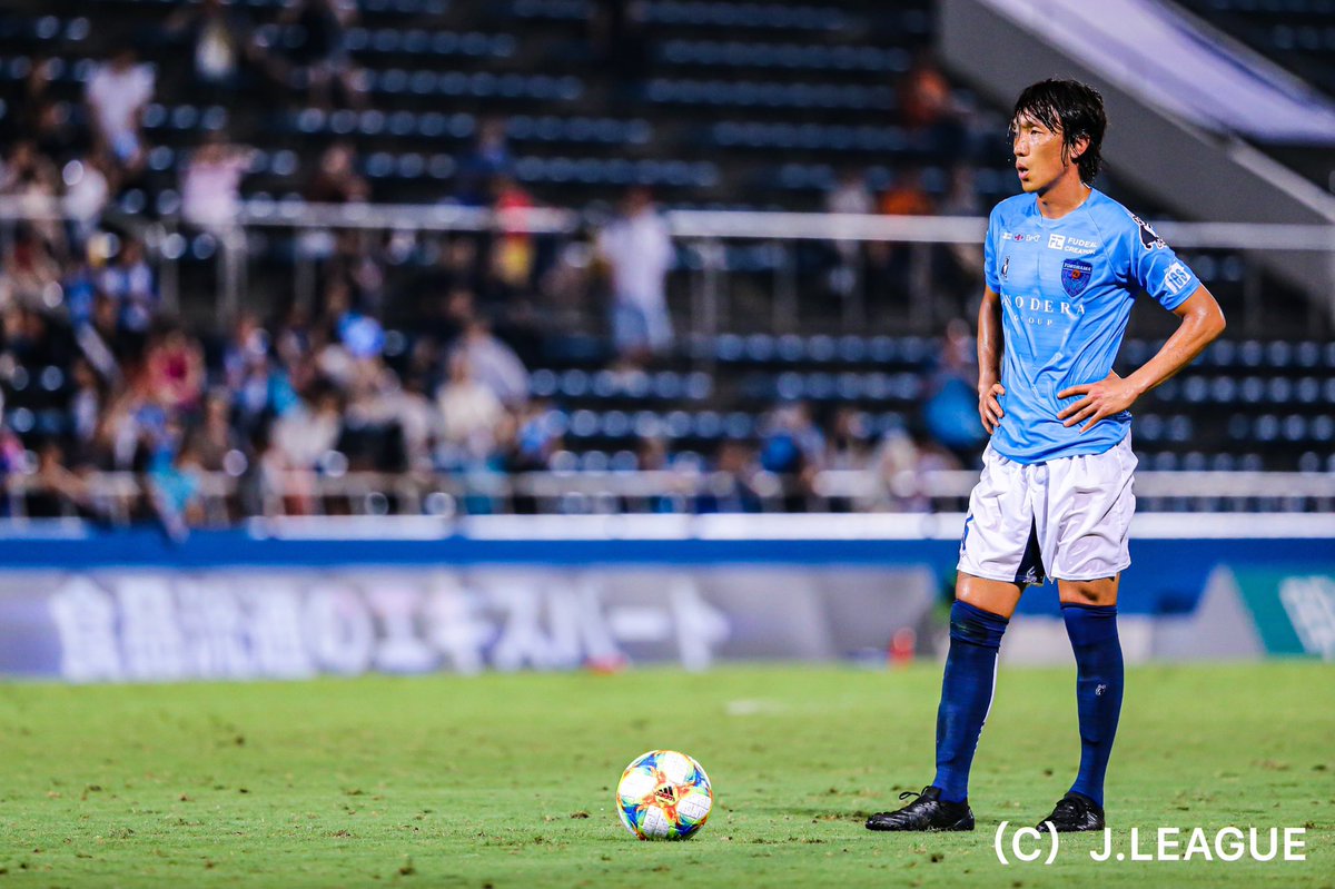 横浜FCの選手を順番に、かっこいい写真とともに紹介✨ No.46 MF #中村