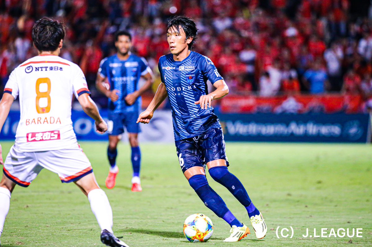 横浜FCの選手を順番に、かっこいい写真とともに紹介✨ No.46 MF #中村