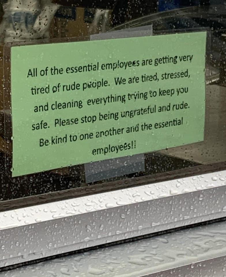 CustomersxSuck's tweet photo. #dearcustomer #retailhell #customerssuck #covid19 https://t.co/tHvDV0h1hE