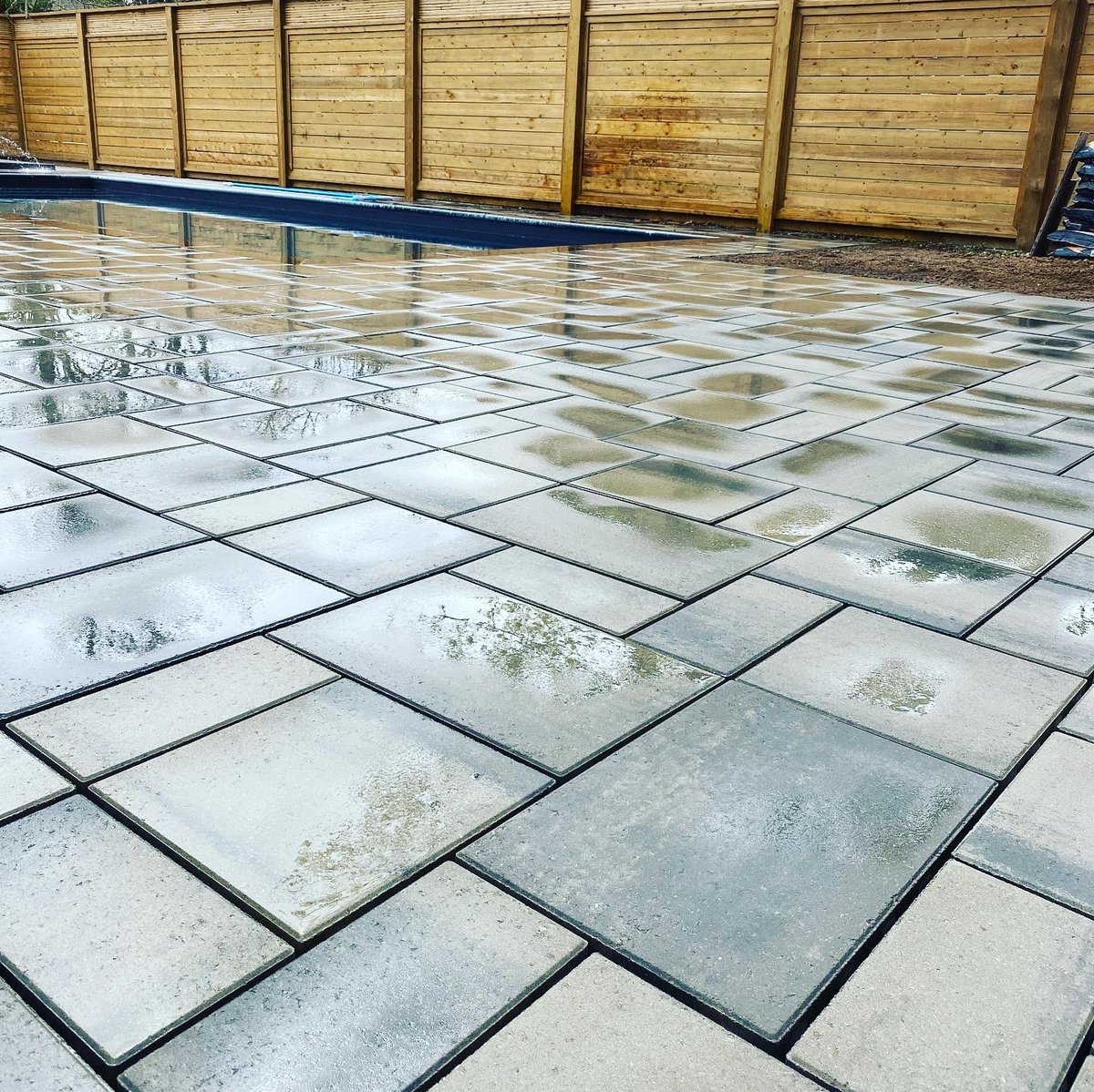 Set In Stone Interlocking (@joseoso82033749) on Twitter photo 