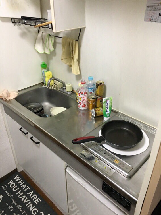 【おすすめ!現実逃避!】
①まず、自室の台所の写真を撮ります。
②いい感じに加工します。
③我那覇響ちゃを描きます。
④響ちゃに飯を作ってもらっている感覚になります。? 