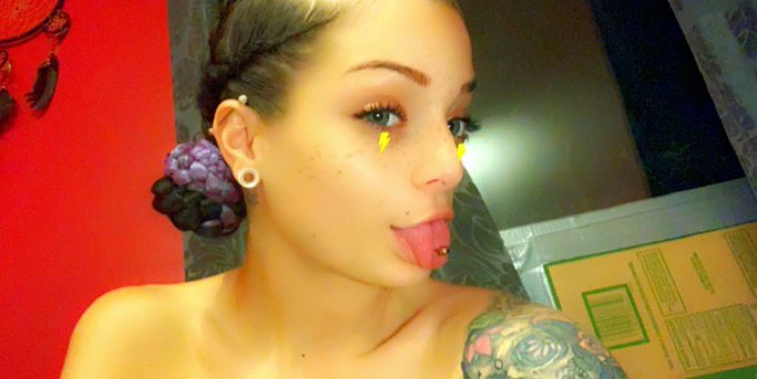 The braids are back 😈 https://t.co/RawnYiliHm<a href="/tag/newprofilepic"class="tags"><span>#newprofilepic</span></a>