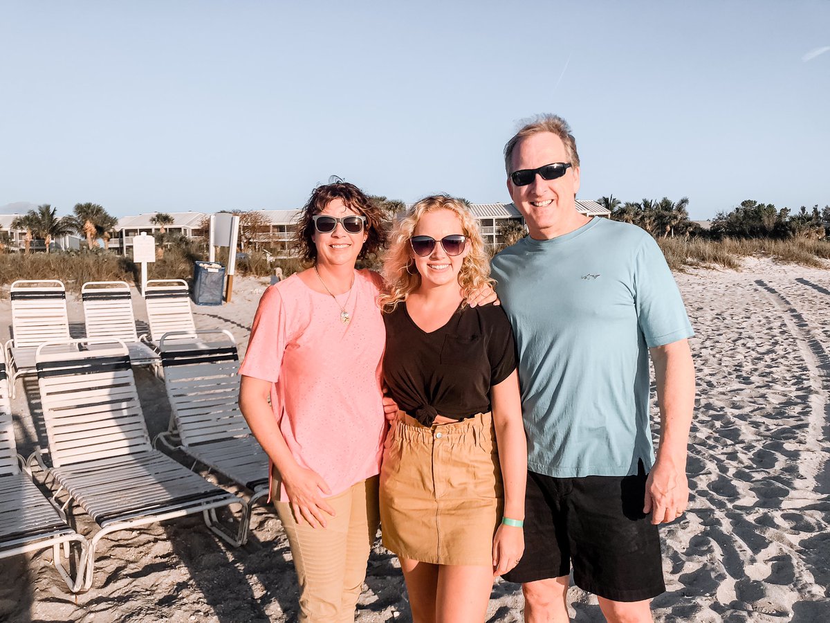 With everyone staying safe at home, I know I’m not alone when I say I can’t stop thinking about when and where my next vacation will be! ☀️🌺🌴🌊
My •favorite• family vacation spot is Captiva Island, Florida!!
•
Where do you want to visit first once things are back to normal?