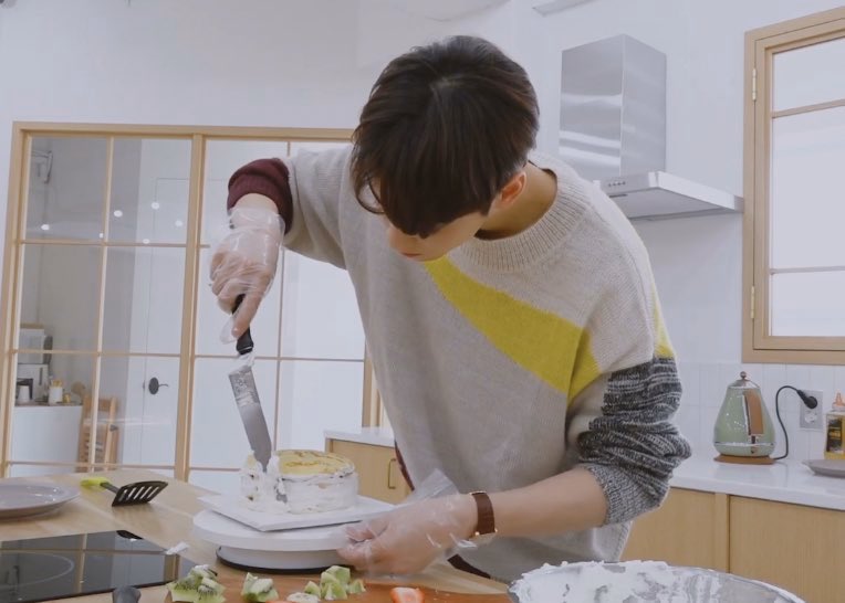 nunusuho's tweet photo. cha eunwoo best son https://t.co/qFQ5MzlIsp
