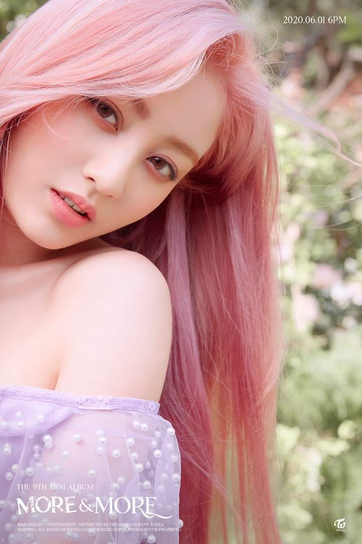 ultjikoo's tweet photo. jihyo is absolutely beautiful. https://t.co/6MYLGsvfxK