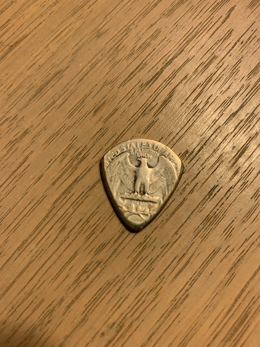 StockyTSS's tweet photo. the backside of the same pick.
#thestockpilingsquirrel#musicalstockpile#music https://t.co/vbst8VtCuj