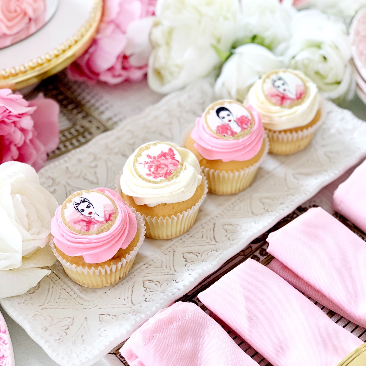 cupcake_queens's tweet photo. 💥 Look at what we have been BAKING  at The Cupcake Queens 💥 - https://t.co/RAgLIqrEkp https://t.co/P4DEtKaoDd