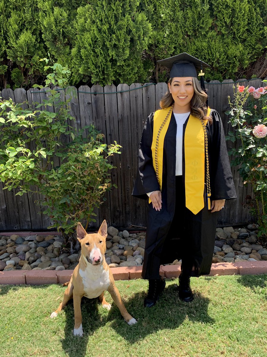 OfficialJCastro's tweet photo. 🎓 SI SE PUDO 🇭🇳🇲🇽🇺🇸 WE DID IT ���🏻‍🎓 •
•
•
Class of 2020, 
We may not be able to walk our commencement ceremony; but we still did it! We have accomplished so much not only academically but in personal growth. •
#fiercebymitu @fiercebymitu https://t.co/WNg2hcv1Ah