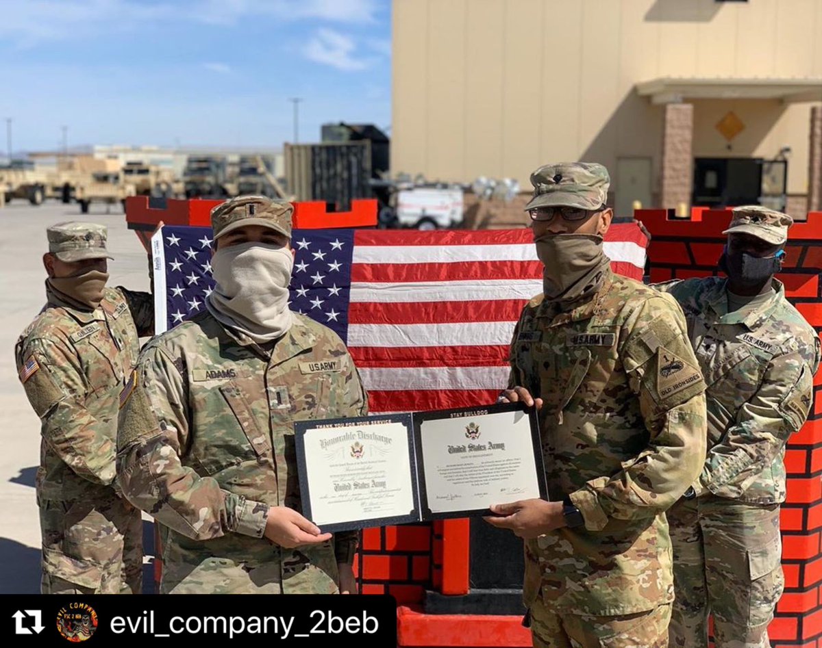 1stArmoredDiv's tweet photo. Congratulations to Spc. Richard Jenkins with @3ABCT1AD on re-enlisting for another three years. Thank you for your continued service in the greatest Army! #92F #PetroleumSupplySpecialist #RetainTheBest #EvilCompany #GiveEmHell #SapperSteel #Bulldogs #IronSoldiers https://t.co/JORK4RTcNF