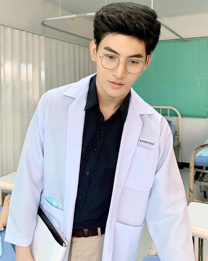 saaamvera's tweet photo. Sam be like: Ay sorry doc! Dumulas kamay ko hahahah lol
#AOTD6 #AOTD7 #AOTD8
@gwyomi @4reuminct https://t.co/ygLPEoNqlM